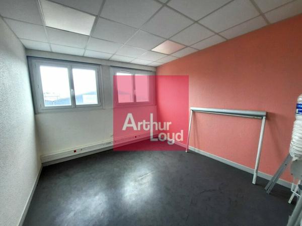 A LOUER BUREAU 290 m² GERZAT
