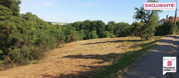 Thulay 25310 Terrain 2740 m2  constructible