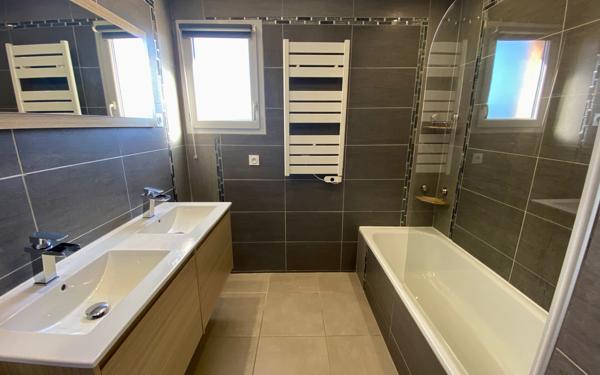 Appartement à louer    3 pièces •  Grasse