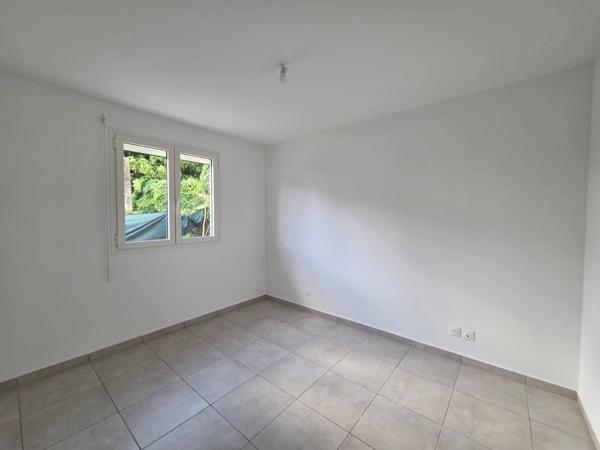Maison neuve à louer, 2 chambres, 56 m², Gourbeyre