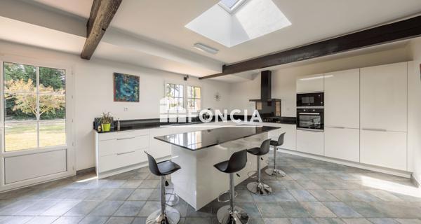 À vendre Maison 8 pièces 409 m² - Bordeaux 33000