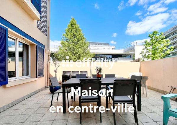Maison
         6 pièces
        - 120 m² Exclusivité 400 000 € *