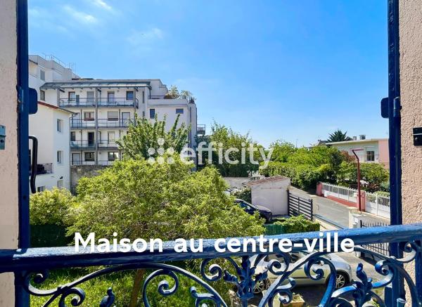 Maison
         6 pièces
        - 120 m² Exclusivité 400 000 € *