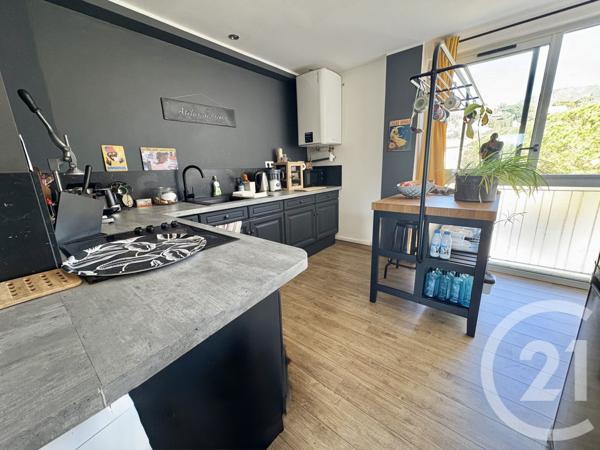 Appartement T3 à vendre  3 pièces - 62,07 m2 LE LAVANDOU - 83