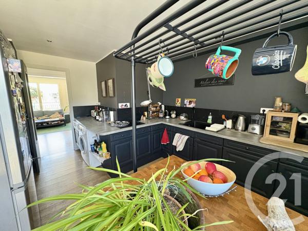 Appartement T3 à vendre  3 pièces - 62,07 m2 LE LAVANDOU - 83
