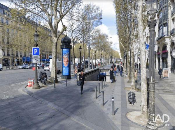 Location parking 10 m² Paris 8