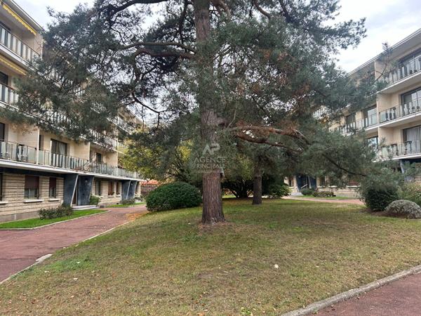 Appartement Maisons Laffitte 5 pièce(s) 79 m2 470 000 € **  - Référence  4581