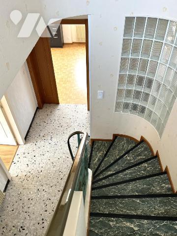 Rare maison de type T7 en cœur de ville paysager
