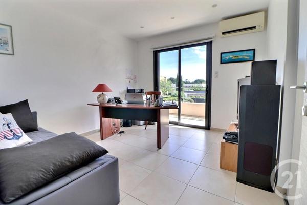 Appartement à vendre  4 pièces - 110 m2 ST RAPHAEL - 83