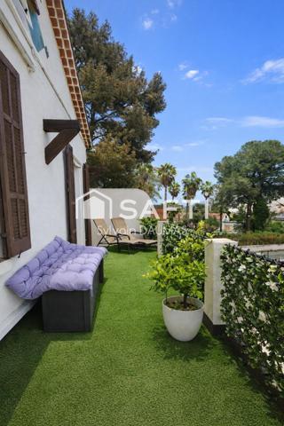 Haut de villa entièrement rénové, lumineux, climatisé, avec terrasse plein sud