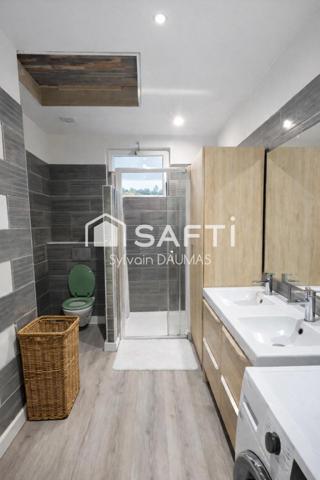 Haut de villa entièrement rénové, lumineux, climatisé, avec terrasse plein sud