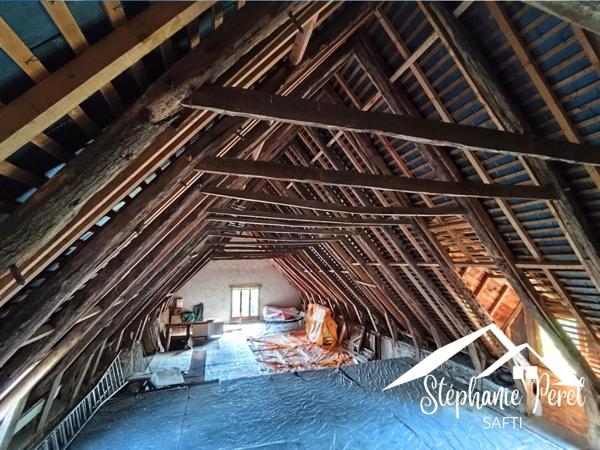 Demeure de caractère en pierre du XIXe – charme, authenticité et potentiel exceptionnel au cœur d’un écrin de verdure