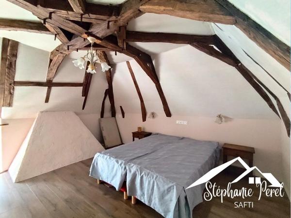 Demeure de caractère en pierre du XIXe – charme, authenticité et potentiel exceptionnel au cœur d’un écrin de verdure