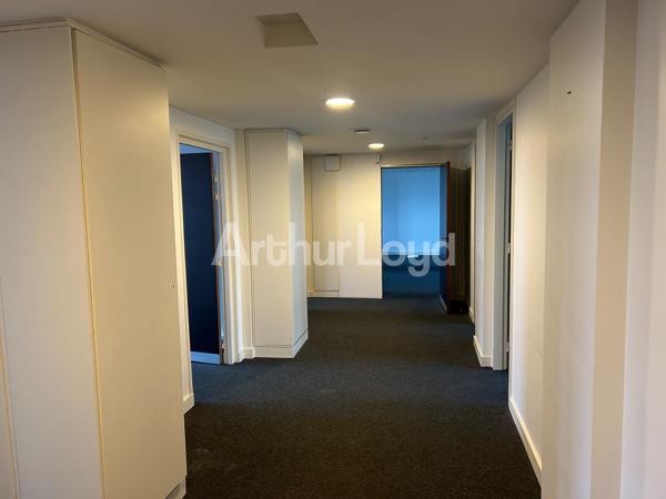 Bureaux à louer Lille Centre - 225 m² lumineux avec parkings et excellente accessibilité