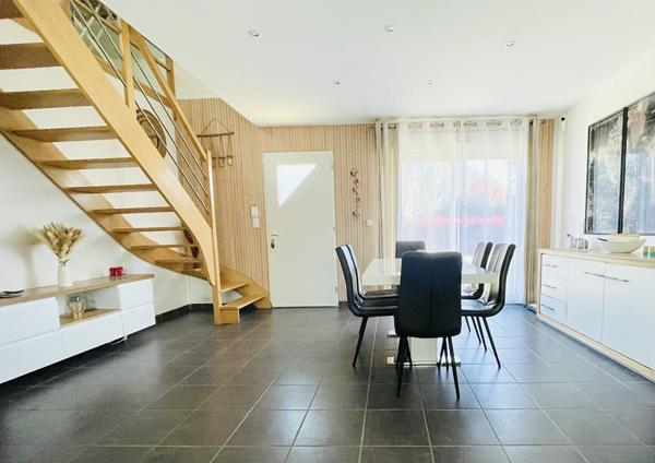 Brissac-Loire-Aubance - maison familiale avec vie de plain-pied, garage, jardin et piscine sans travaux à seulement à seulement 17 minutes d'Angers Sud et de Doué La Fontaine