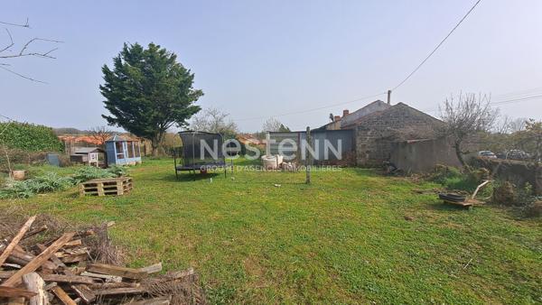 Maison en pierre en cours de rénovation. Fort potentiel de plus de 120 m² habitable ! Campagne proche de Sérigné