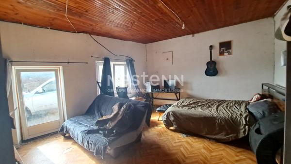 Maison en pierre en cours de rénovation. Fort potentiel de plus de 120 m² habitable ! Campagne proche de Sérigné