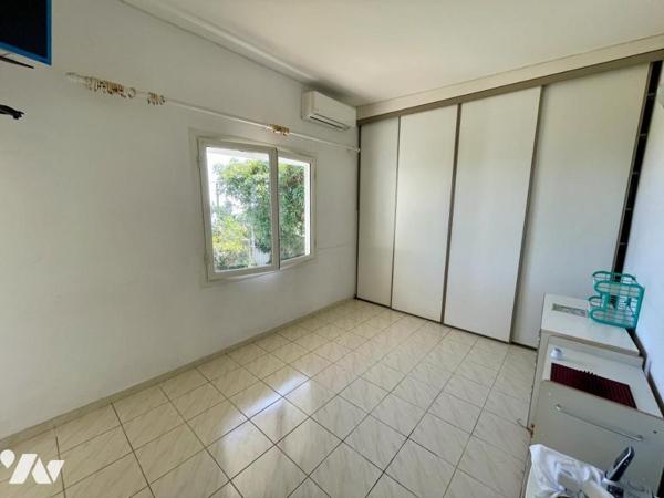 SAINT DENIS LA MONTAGNE VILLA T5 VUE MER A RENOVER