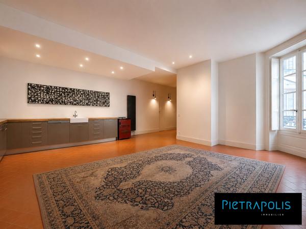Place carnot - T3 de 79m2 avec une pièce de vie de 54m2