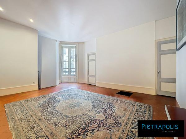 Place carnot - T3 de 79m2 avec une pièce de vie de 54m2