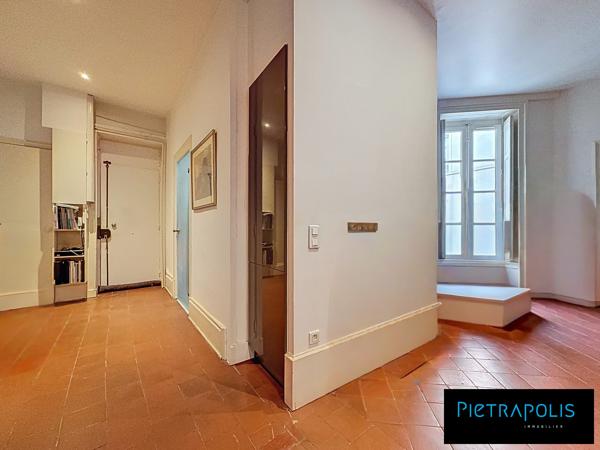 Place carnot - T3 de 79m2 avec une pièce de vie de 54m2