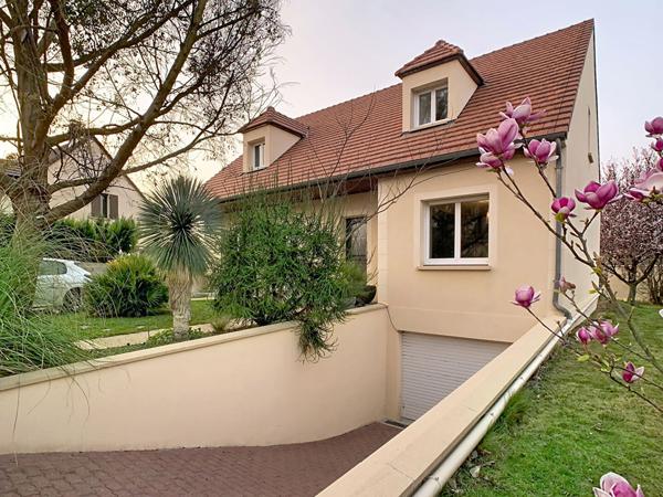 Maison d'exception à vendre à Méry-sur-Oise - 7 pièces, 167 m² sur terrain de 658 m²