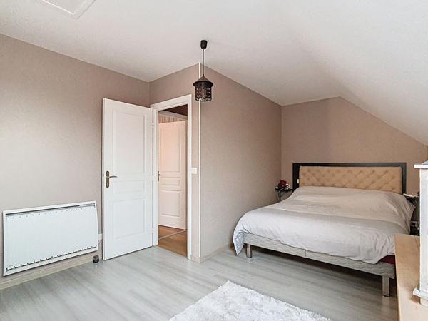 Maison d'exception à vendre à Méry-sur-Oise - 7 pièces, 167 m² sur terrain de 658 m²