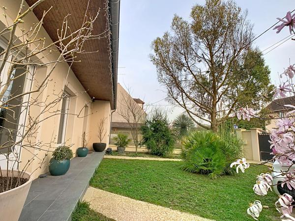 Maison d'exception à vendre à Méry-sur-Oise - 7 pièces, 167 m² sur terrain de 658 m²