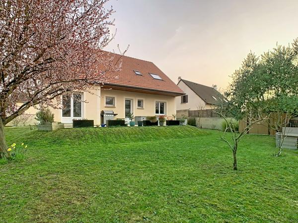 Maison d'exception à vendre à Méry-sur-Oise - 7 pièces, 167 m² sur terrain de 658 m²