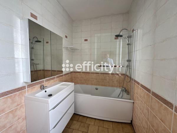 Maison
         8 pièces
        - 130 m² 145 000 € *
