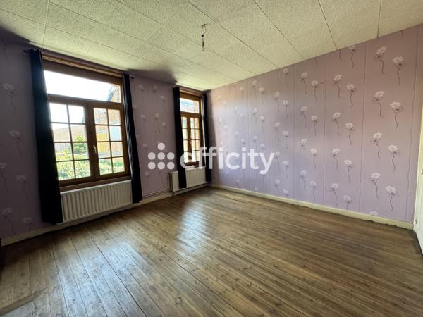 Maison
         8 pièces
        - 130 m² 145 000 € *