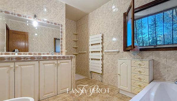 A Argelès, maison de caractère de 220 m² sur grande parcelle arborée avec piscine