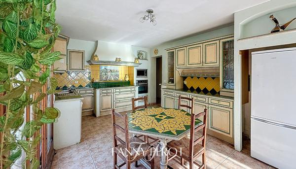 A Argelès, maison de caractère de 220 m² sur grande parcelle arborée avec piscine