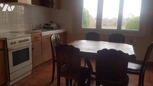 Maison d'habitation dans hameau en campagne