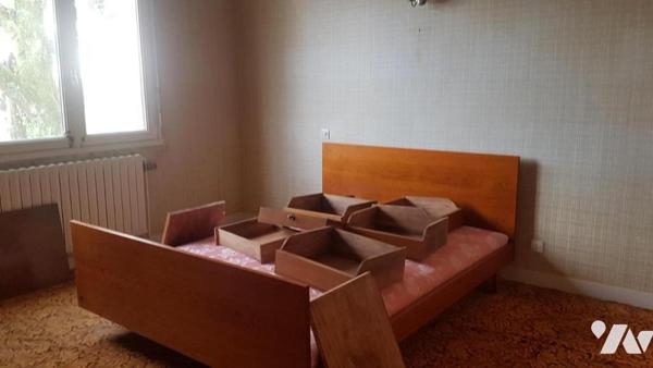 Maison d'habitation dans hameau en campagne