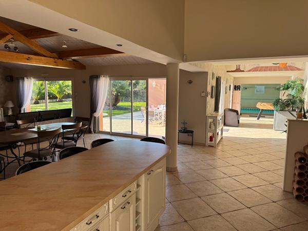 Maison Le Fenouiller 7 pièce(s) 318m2