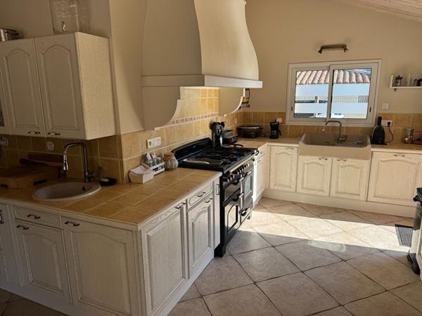 Maison Le Fenouiller 7 pièce(s) 318m2