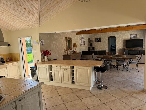 Maison Le Fenouiller 7 pièce(s) 318m2