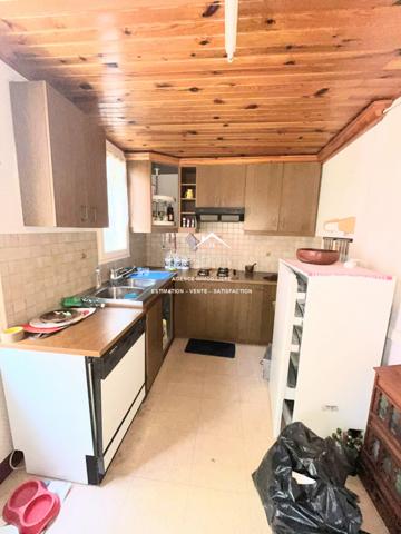 Au coeur du centre ville de YZEURES SUR CREUSE