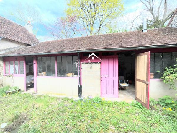 Au coeur du centre ville de YZEURES SUR CREUSE