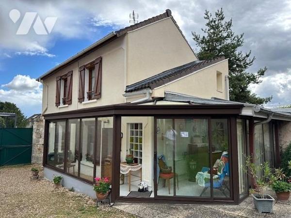 Maison de 3/4 pièces, avec un terrain de 1099 m² (source du cadastre) dont 855 m² de jardin