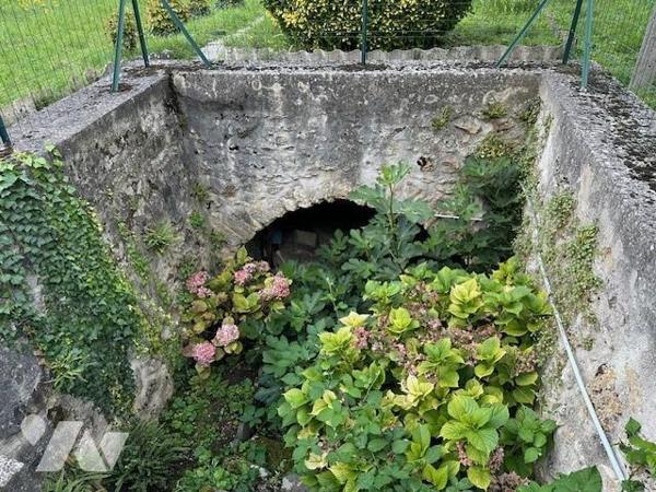 Maison de 3/4 pièces, avec un terrain de 1099 m² (source du cadastre) dont 855 m² de jardin
