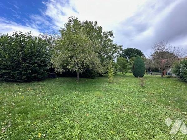Maison de 3/4 pièces, avec un terrain de 1099 m² (source du cadastre) dont 855 m² de jardin