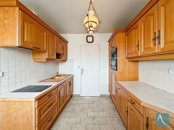 Appartement 3 pièces - 62 m2 - Dernier étage, vue vallée, balcon, cave - Égly 91520