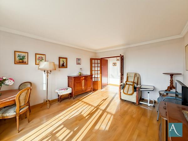 Appartement 3 pièces - 62 m2 - Dernier étage, vue vallée, balcon, cave - Égly 91520