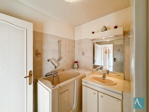 Appartement 3 pièces - 62 m2 - Dernier étage, vue vallée, balcon, cave - Égly 91520