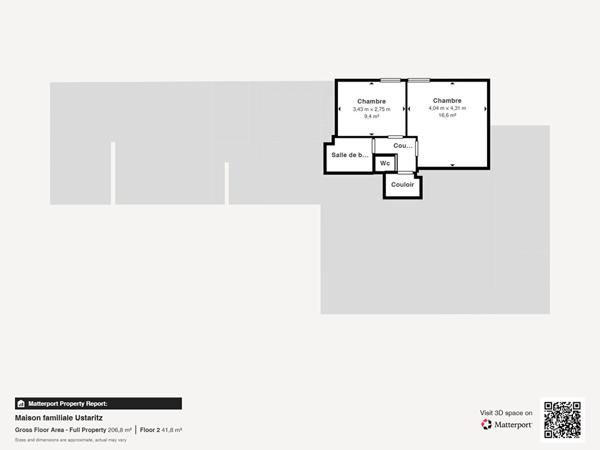 Maison Familiale Atypique avec Volumes et Grand Carport