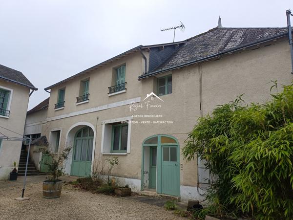 Dans le centre ville, belle prestation offrant appartements et studios