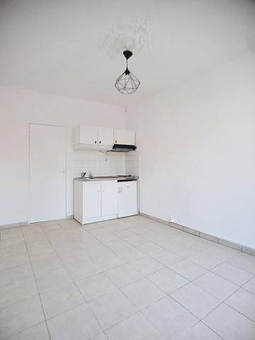 Appartement Etampes 1 pièce(s) 16.69 m2 Le chauffage est compris dans les charges !