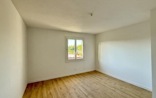 Vente Villa rénovée - plain pied quartier calme rénové(e) Bessan